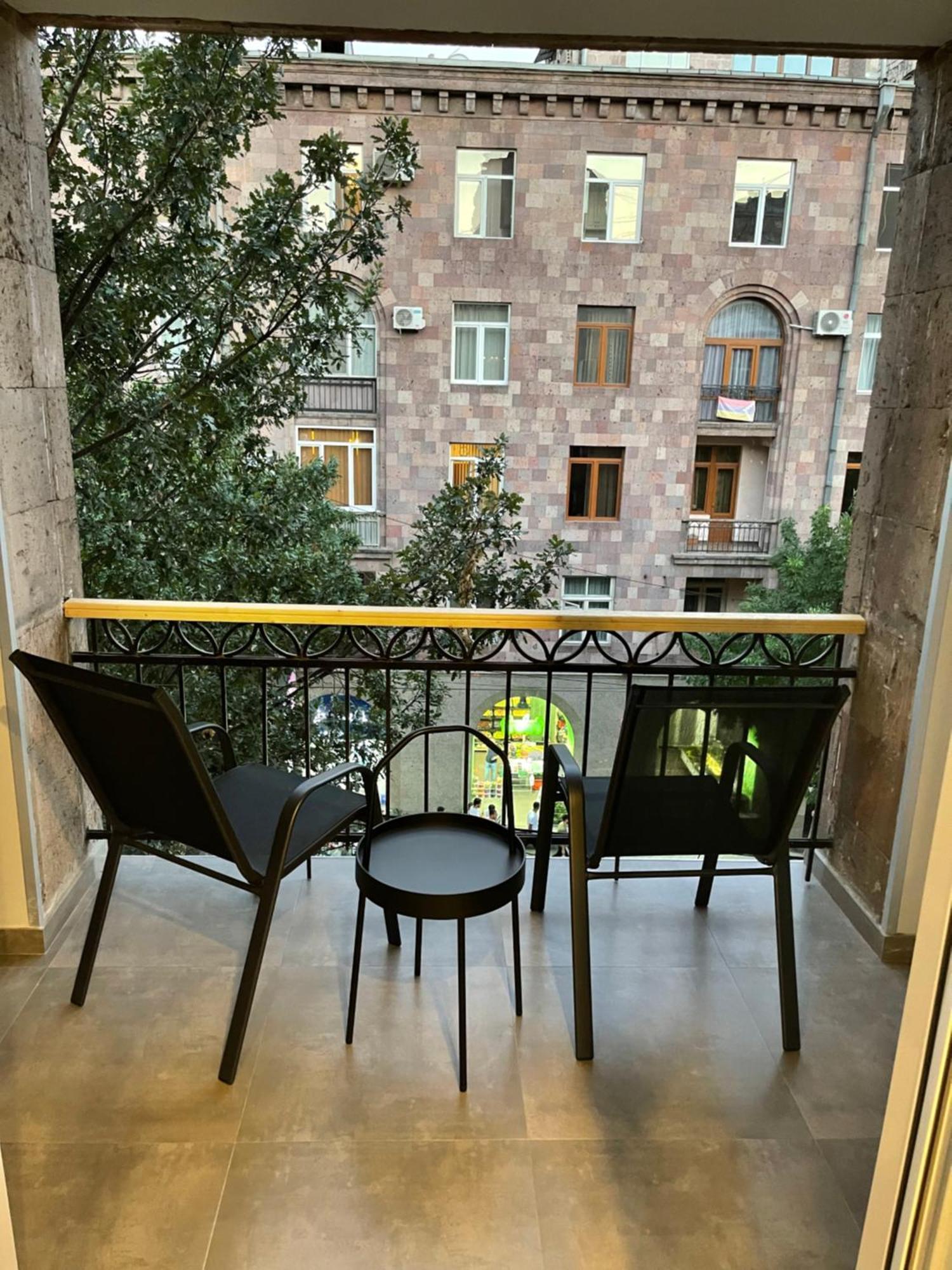 Yerevan Downtown Luxe Lägenhet Exteriör bild