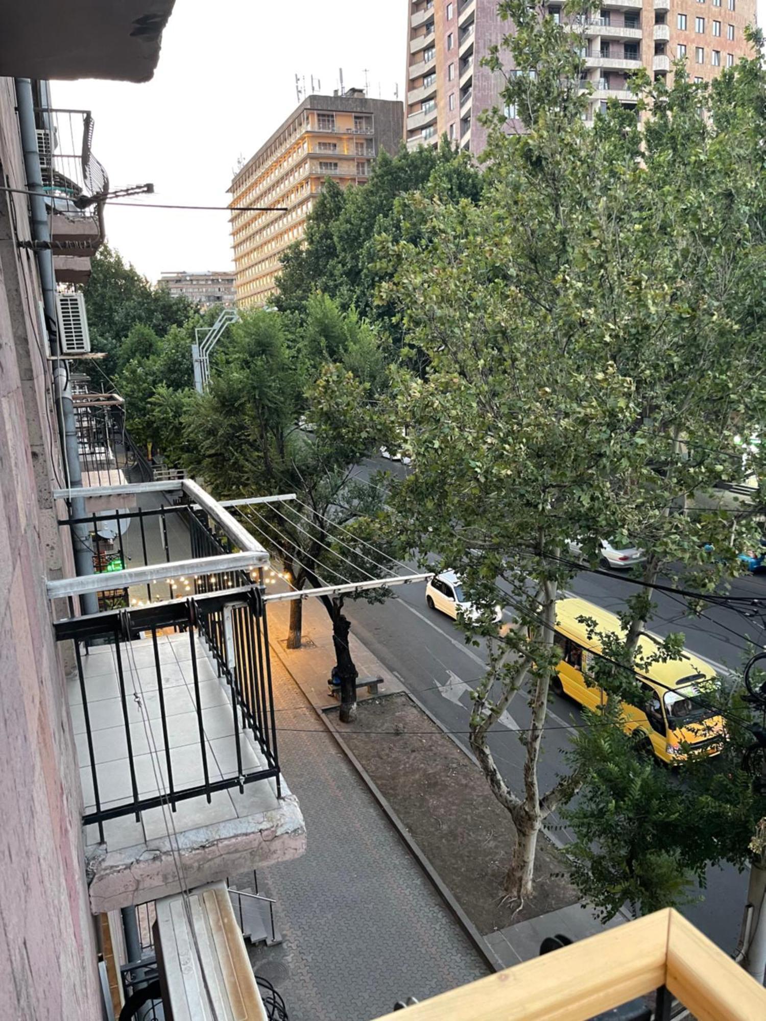 Yerevan Downtown Luxe Lägenhet Exteriör bild