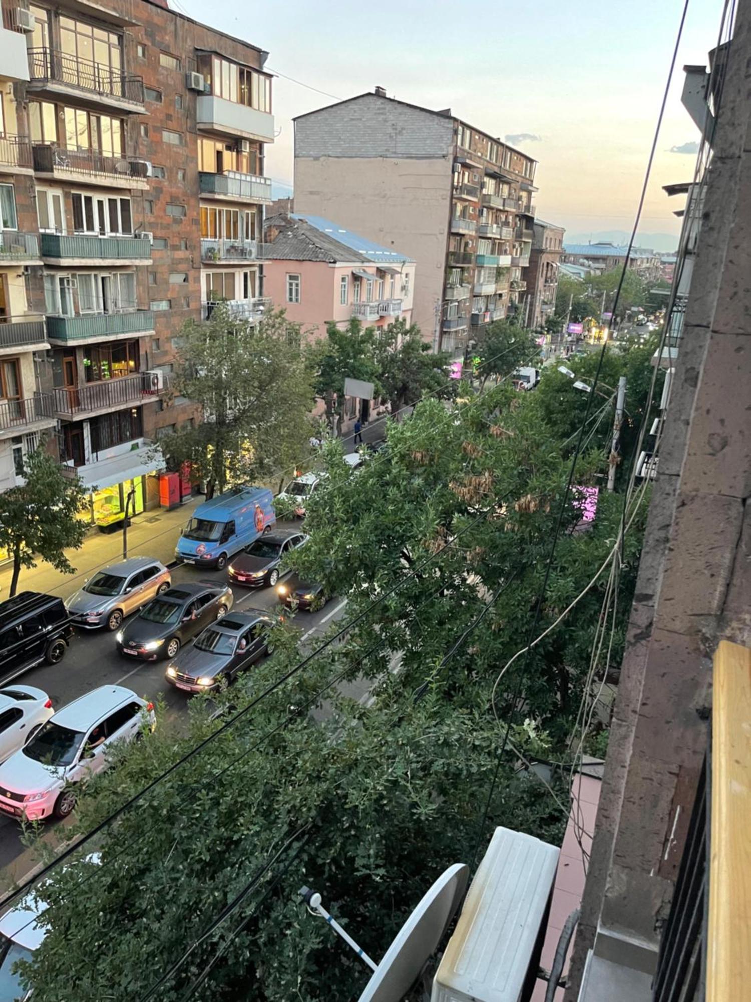 Yerevan Downtown Luxe Lägenhet Exteriör bild
